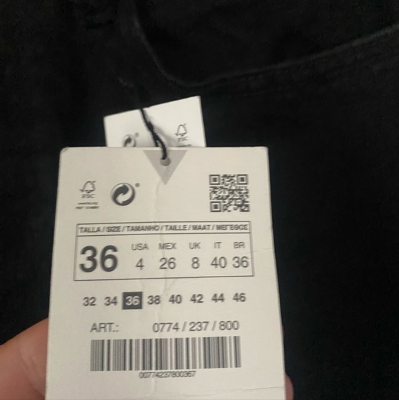 ZARA Straight Leg Button Fly High Rise Ankle Black Jeans NWT Size 4 - Picture 3 of 7